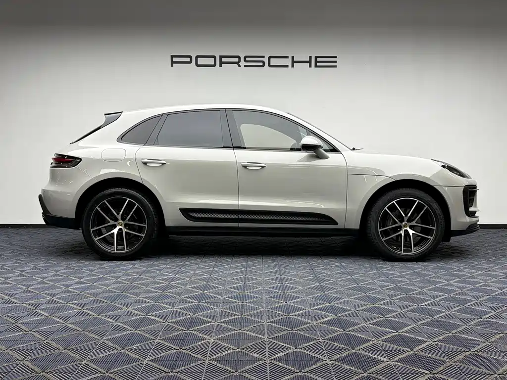 Porsche Macan — миниатюра 15