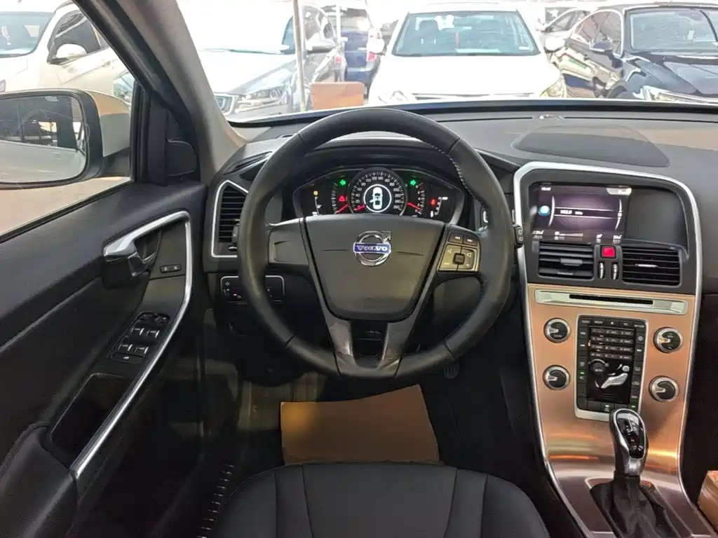 Volvo XC60 — миниатюра 11