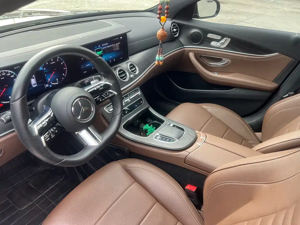 Mercedes-Benz E-Class — миниатюра 9