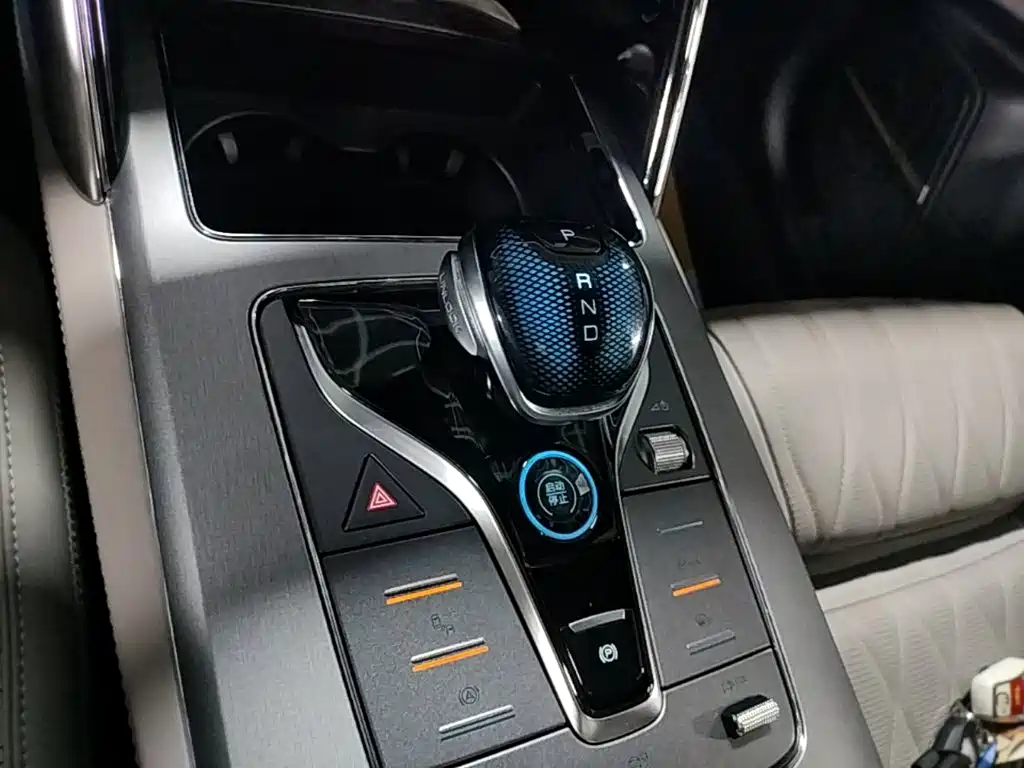 BYD Tang New Energy — миниатюра 19