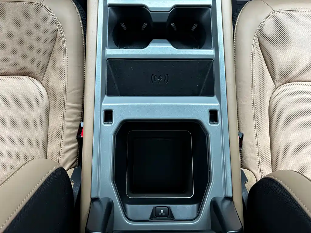 Land Rover Defender — миниатюра 17