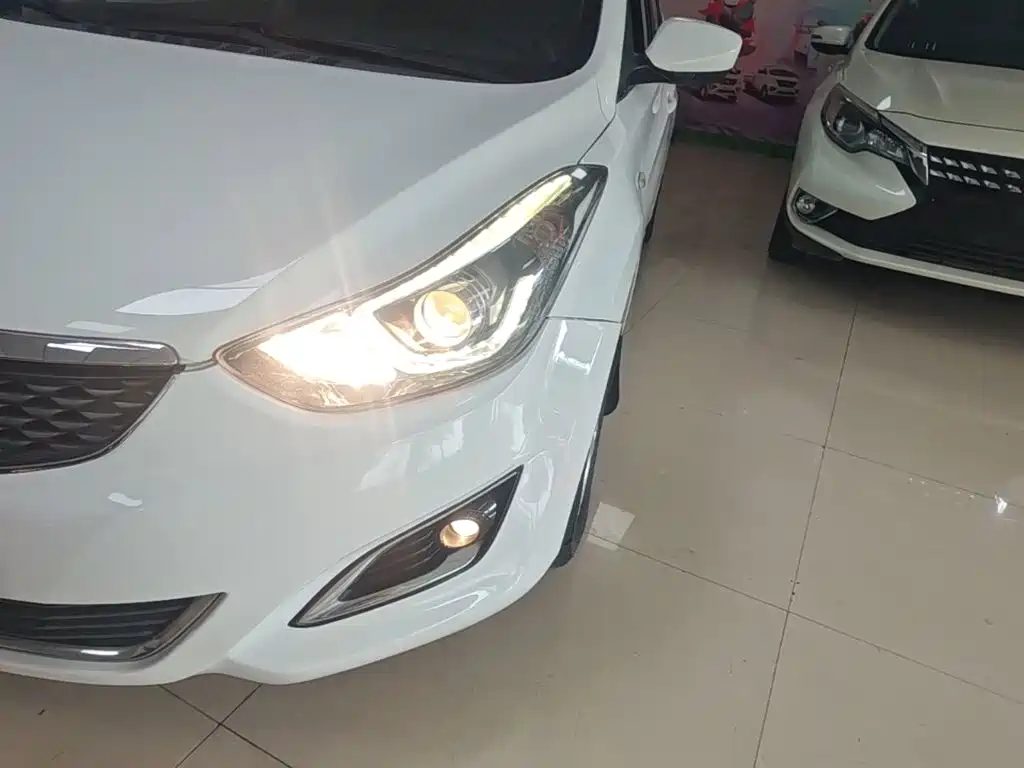 Hyundai Elantra Langdong — миниатюра 24
