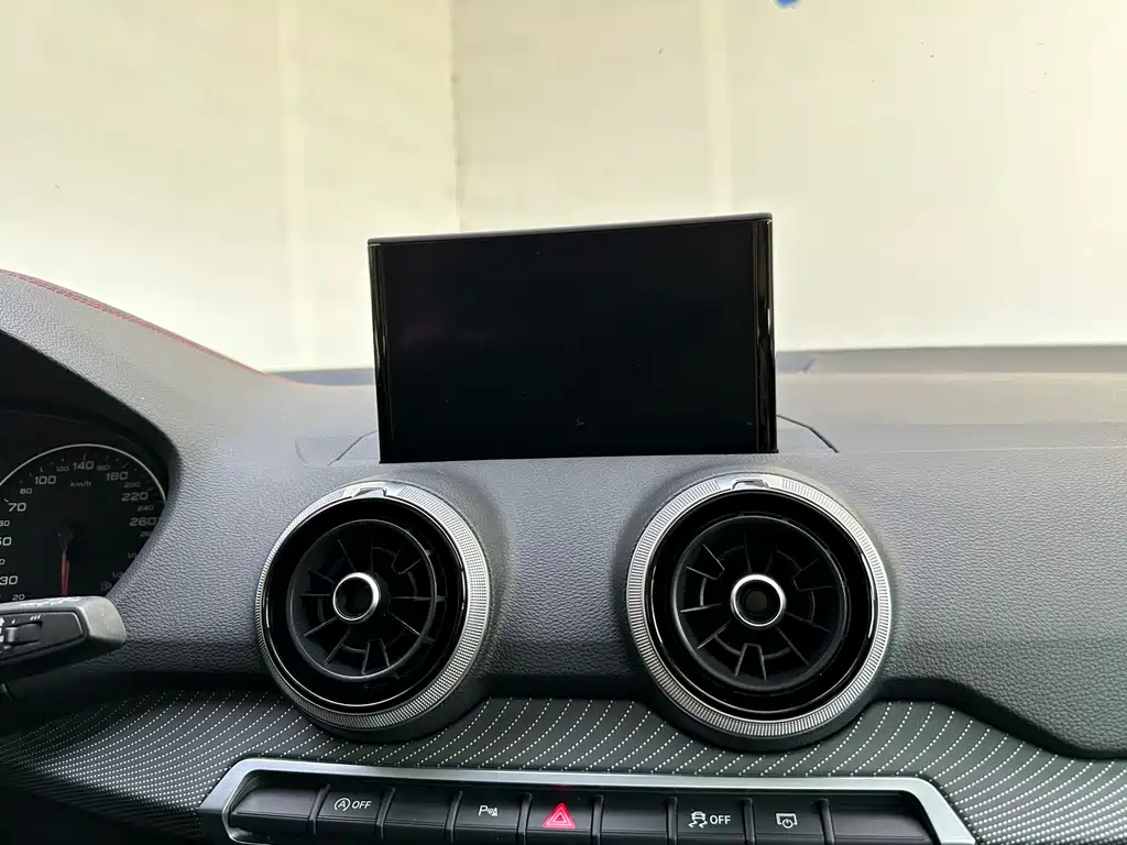 Audi Q2L — миниатюра 31