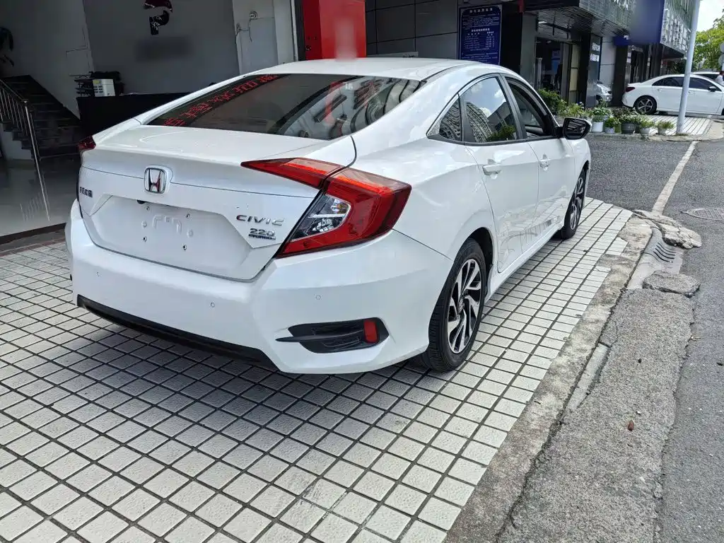 Honda Civic — миниатюра 7