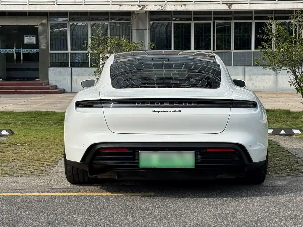Porsche Taycan — миниатюра 6