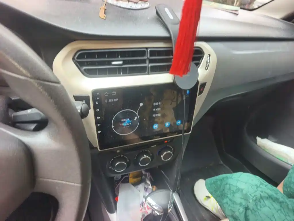 Citroen Elysee — миниатюра 9
