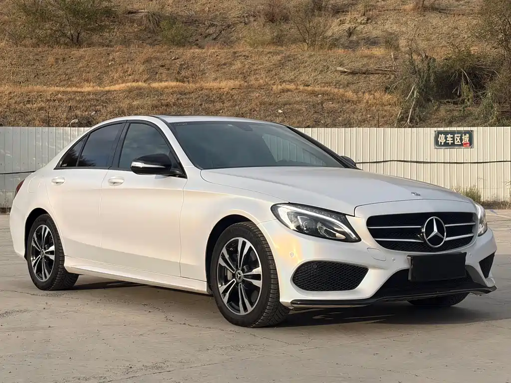 Mercedes-Benz C-Class — миниатюра 3