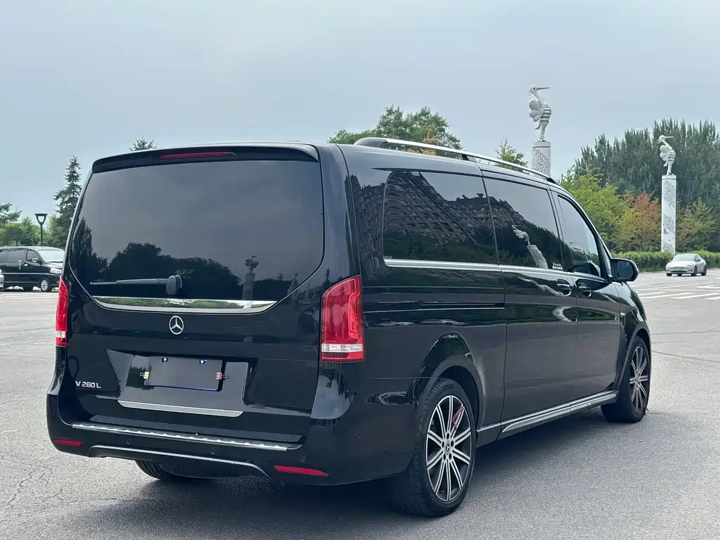 Mercedes-Benz V-Class — миниатюра 4