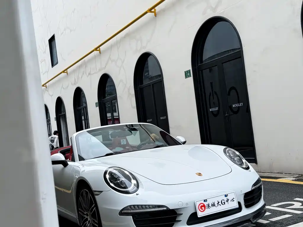 Porsche 911 2015 Carrera Cabriolet 3.4L Style Edition