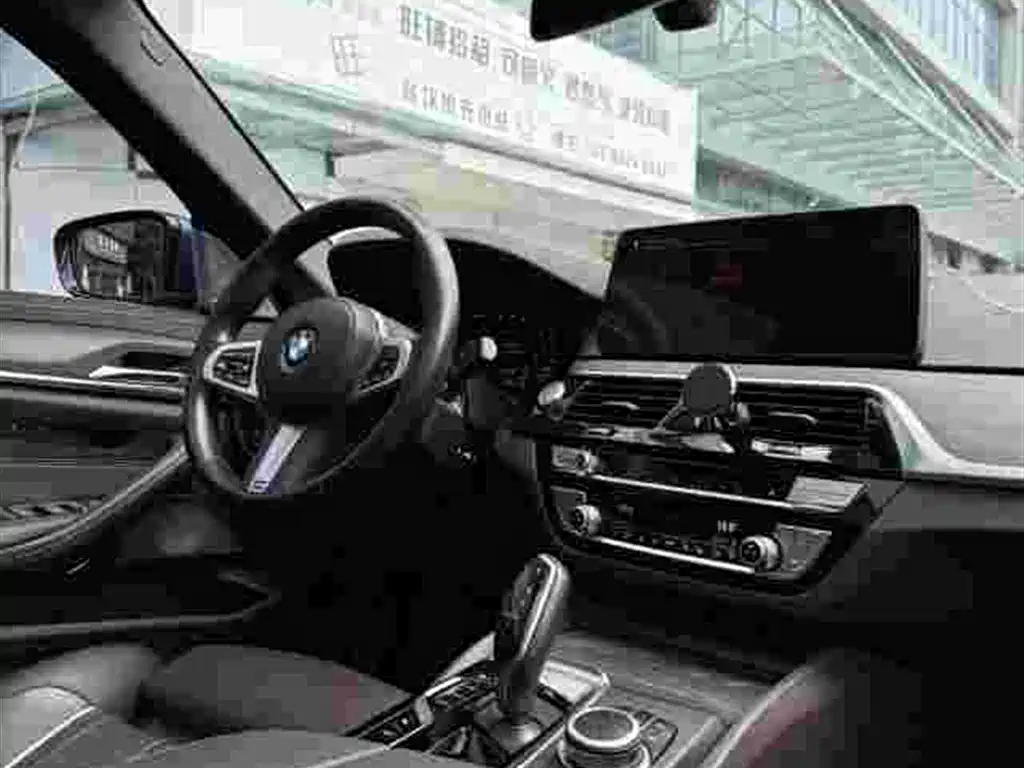 BMW 5 Series — миниатюра 8