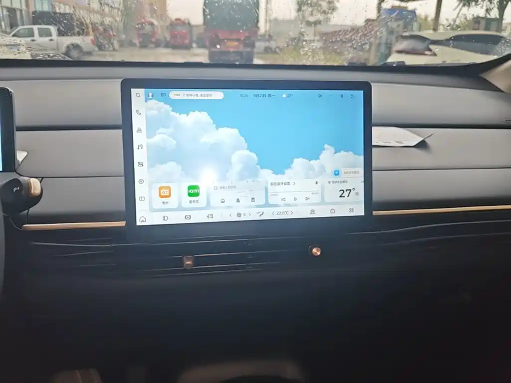 Baojun Yunduo — миниатюра 13