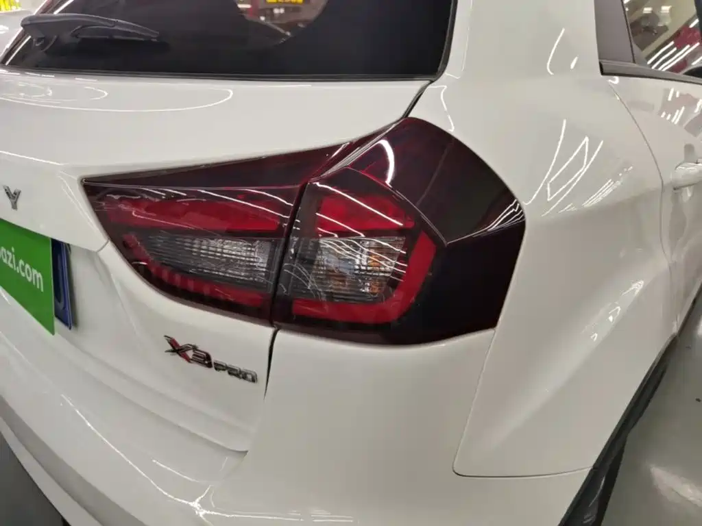 Geely Vision X3 — миниатюра 8