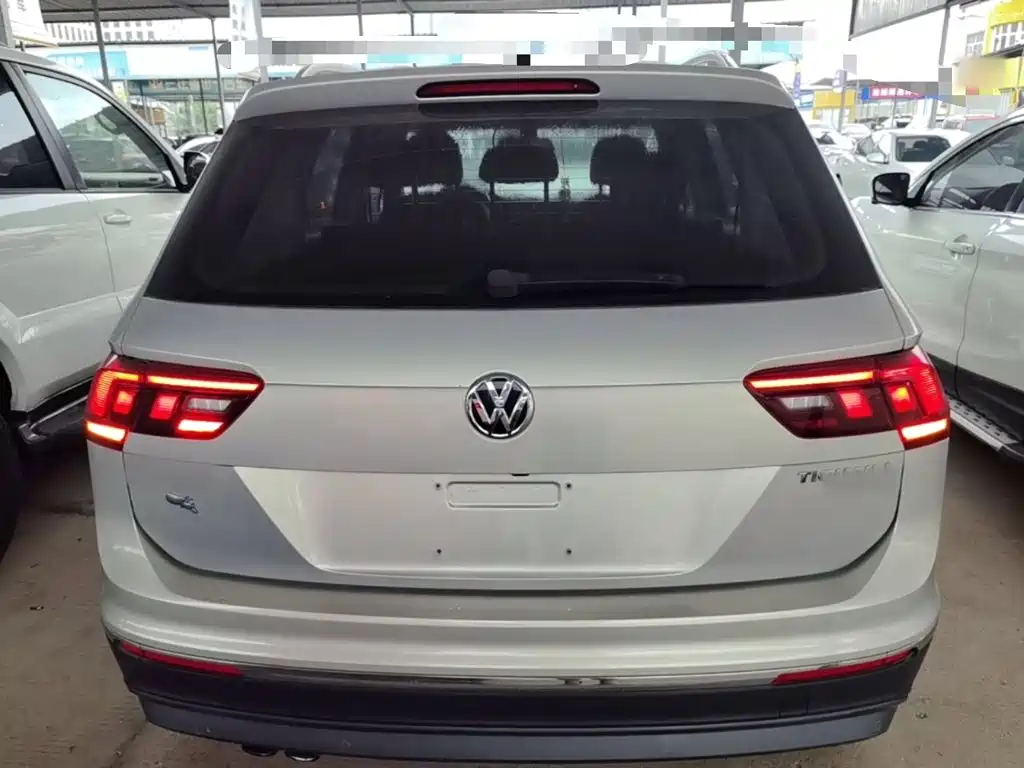 Volkswagen Tiguan L — миниатюра 6