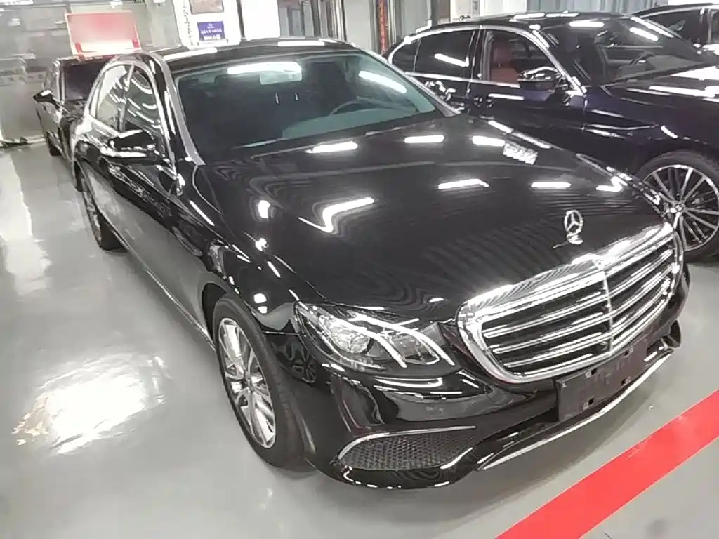 Mercedes-Benz E-Class — миниатюра 4