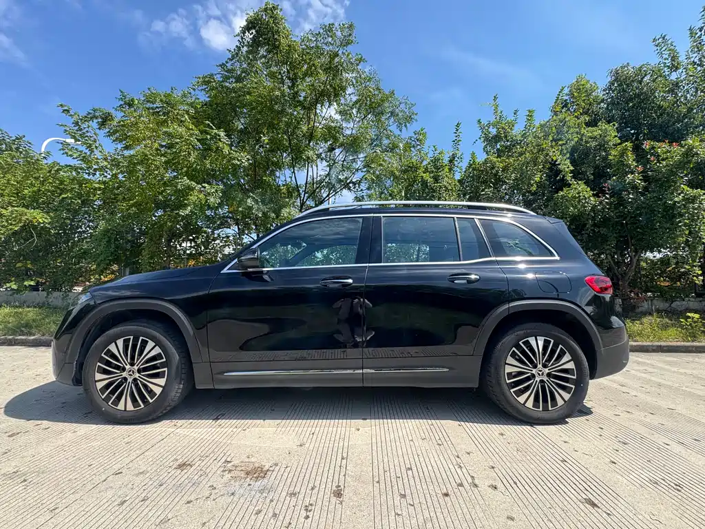 Mercedes-Benz EQB — миниатюра 10