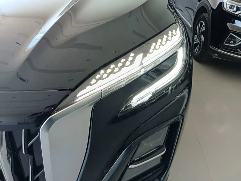 Hongqi Hongqi HS3 PHEV — миниатюра 24