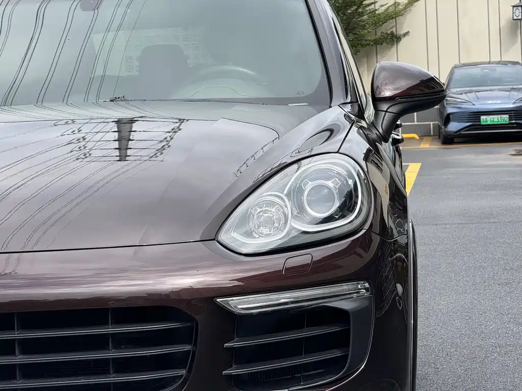 Porsche Cayenne — миниатюра 29
