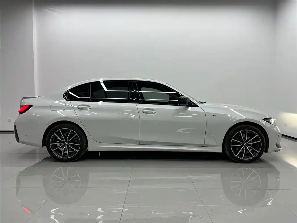 BMW 3 Series — миниатюра 3