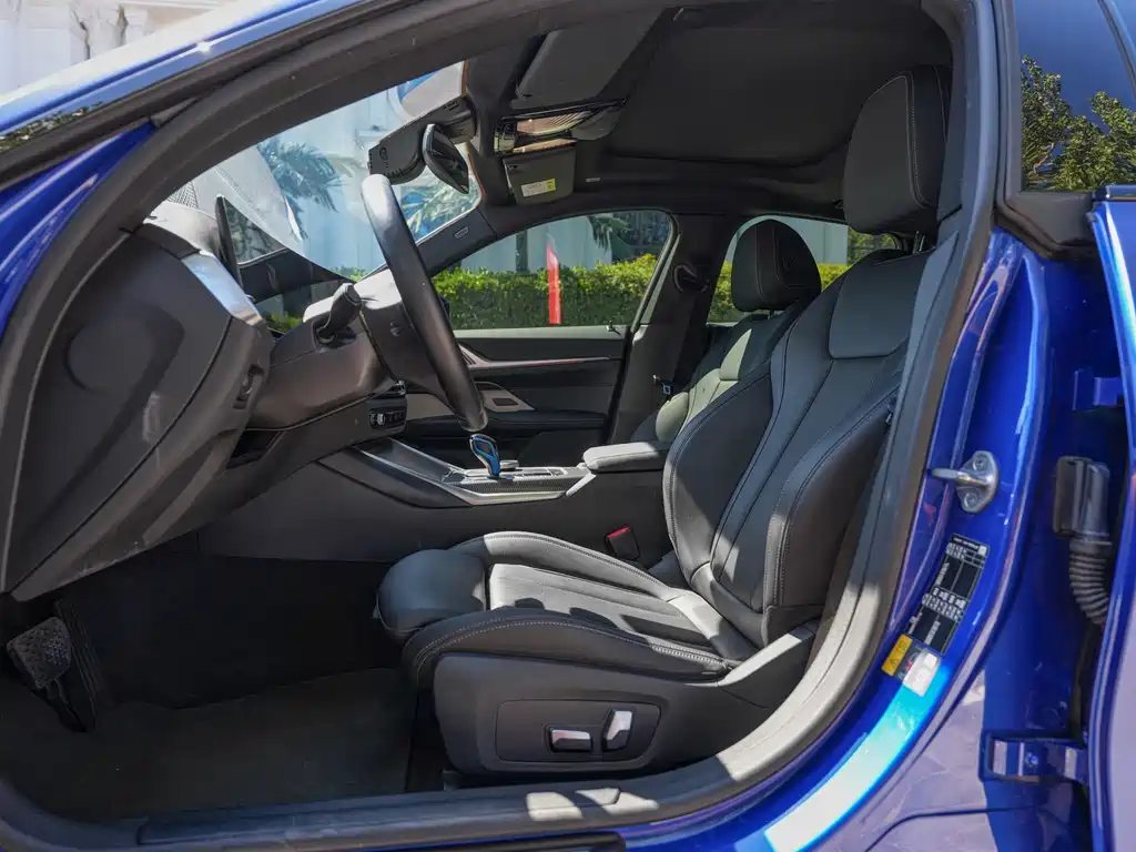 BMW i4 — миниатюра 14