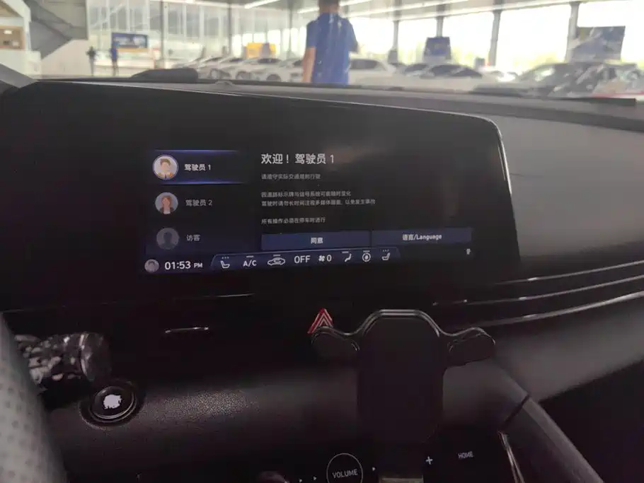 Hyundai Elantra — миниатюра 13