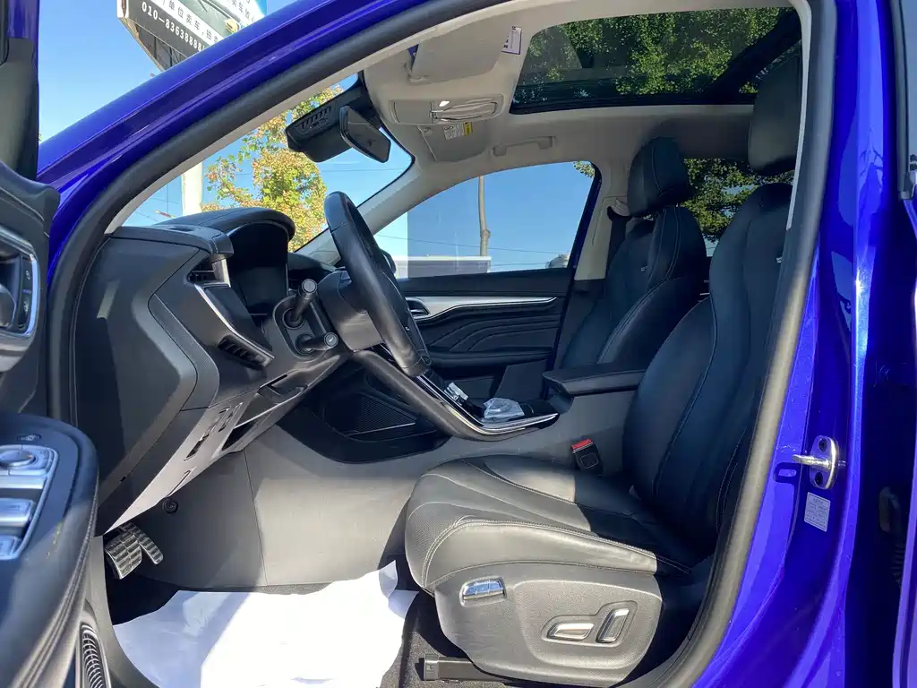 Roewe MARVEL X — миниатюра 7