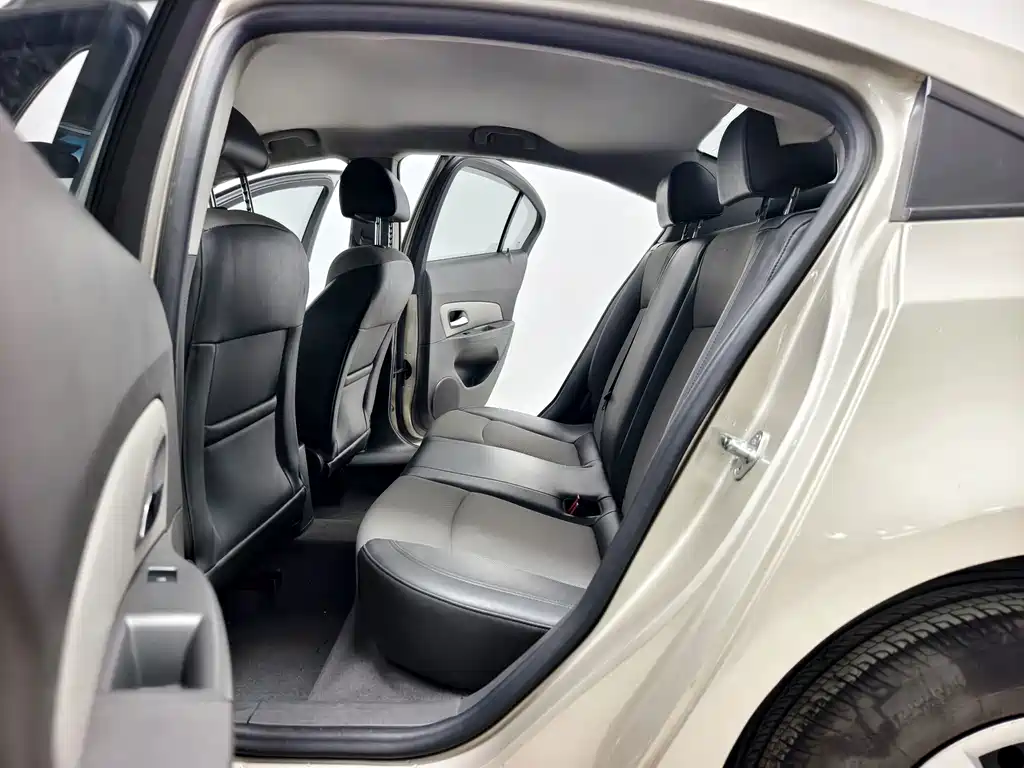 Chevrolet Cruze — миниатюра 12