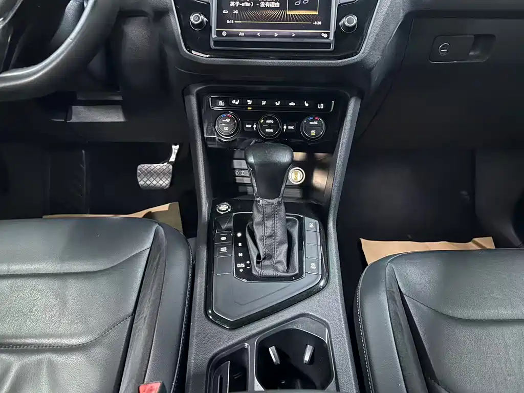 Volkswagen Tiguan L — миниатюра 12