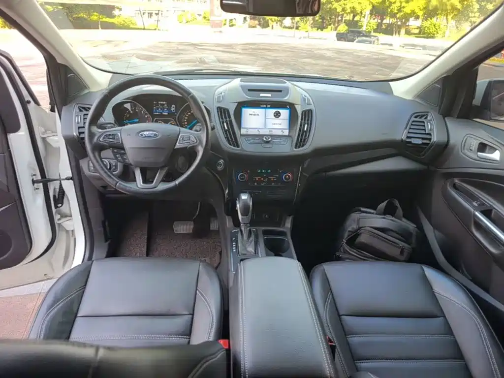 Ford Kuga — миниатюра 10