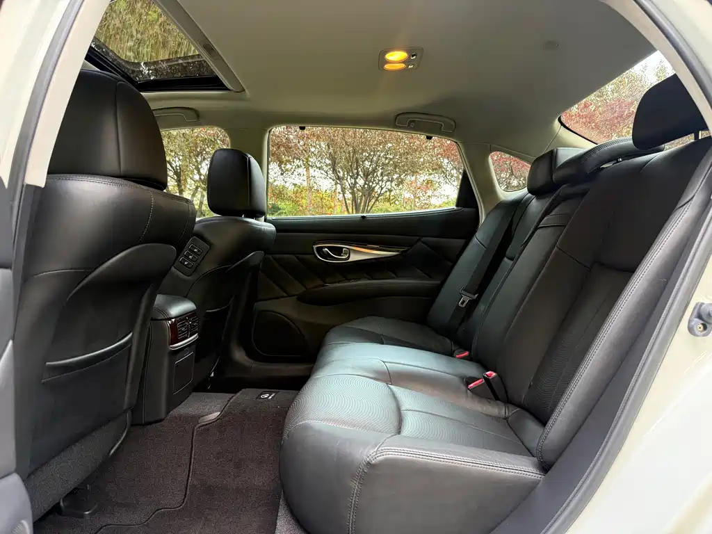 Infiniti Q70 — миниатюра 22