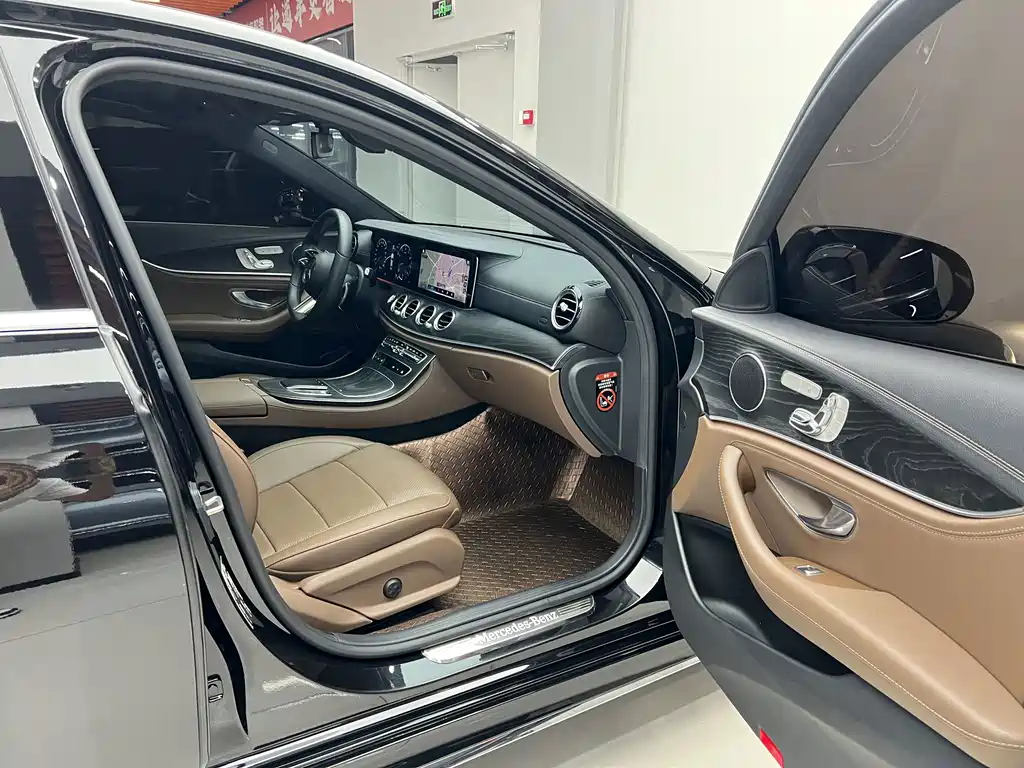 Mercedes-Benz E-Class — миниатюра 17