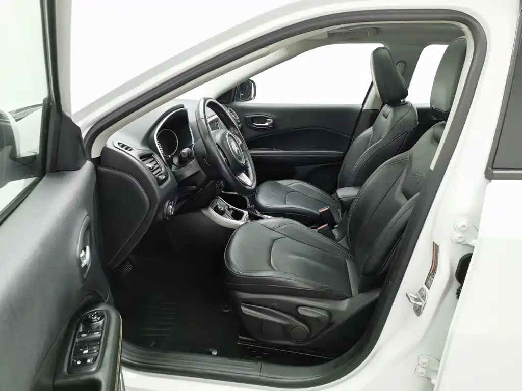 Jeep Compass — миниатюра 10