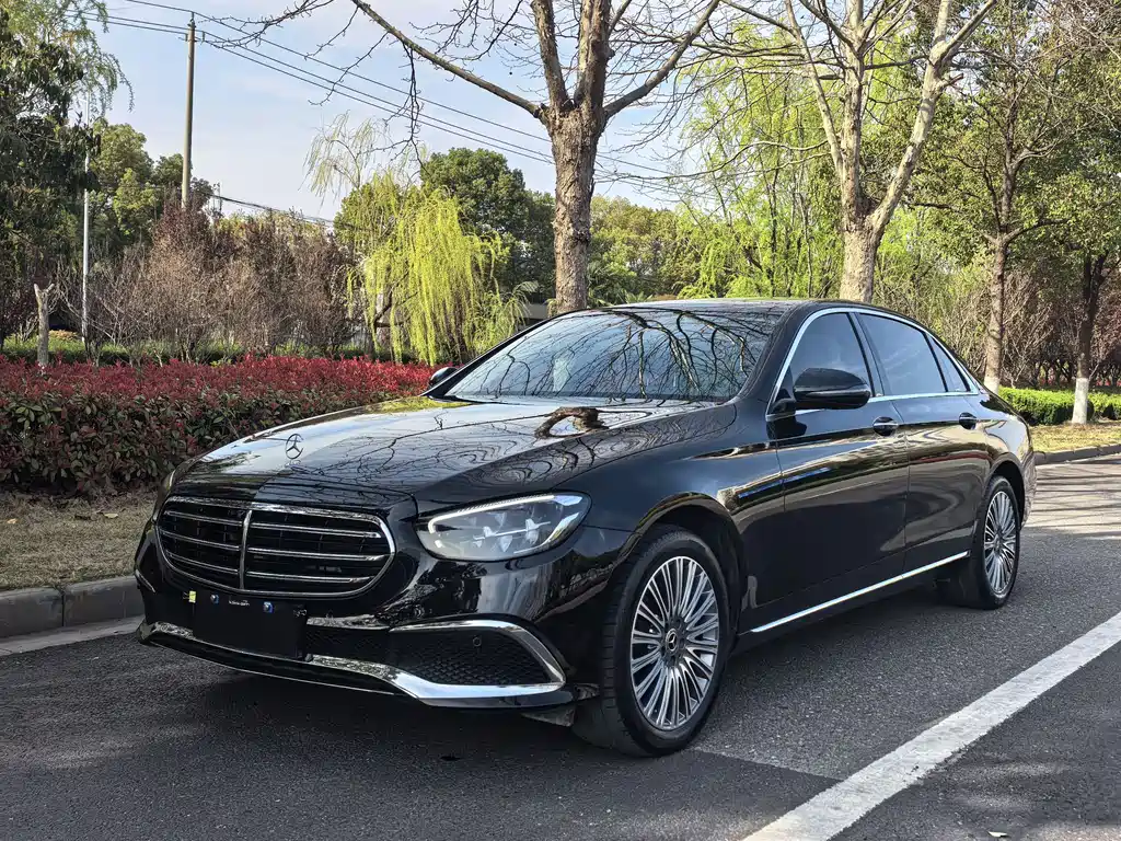 Mercedes-Benz E-Class 2023
