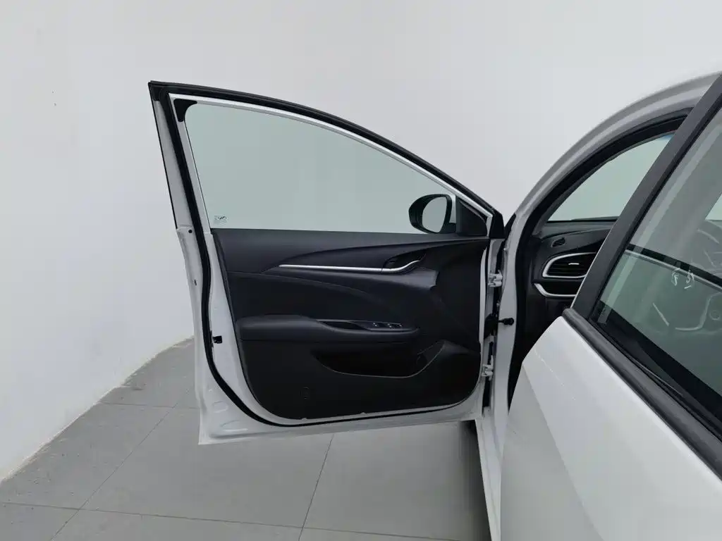 Buick Excelle — миниатюра 8