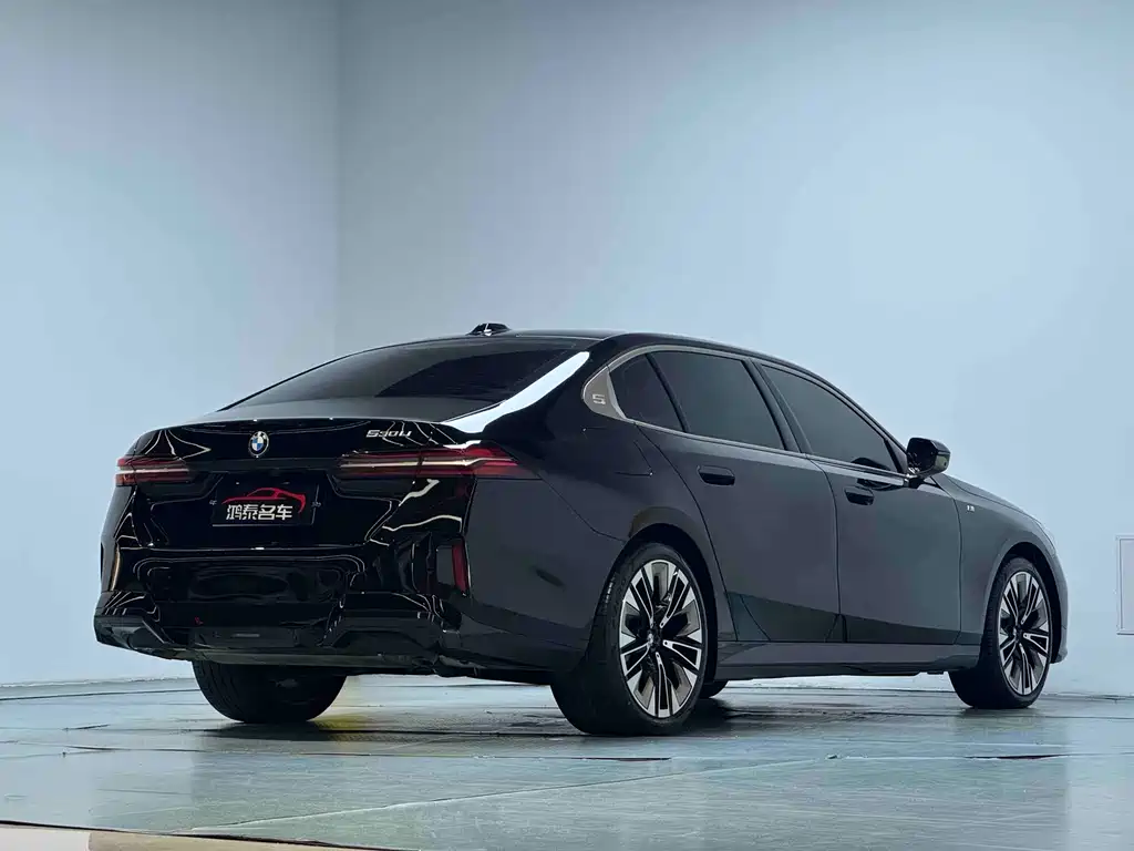 BMW 5 Series — миниатюра 16