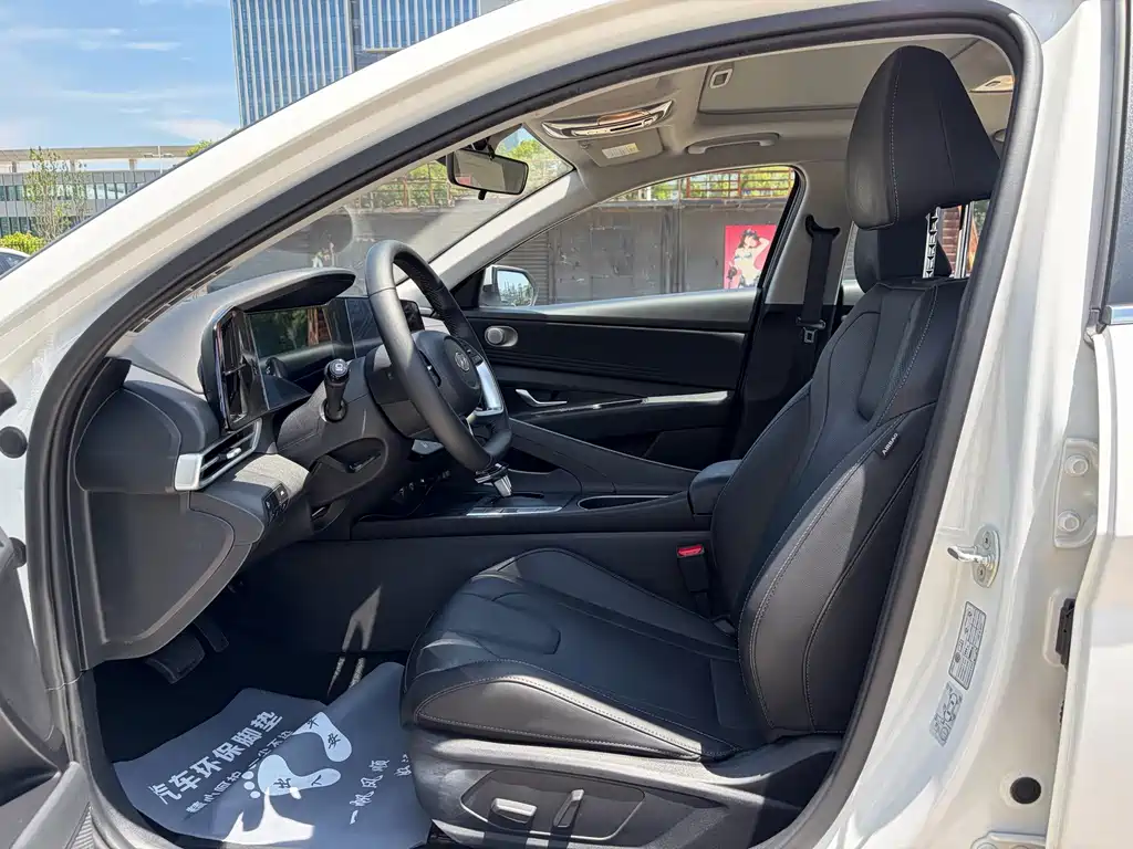 Hyundai Elantra — миниатюра 8