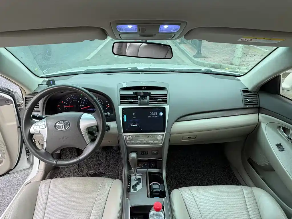 Toyota Camry — миниатюра 9