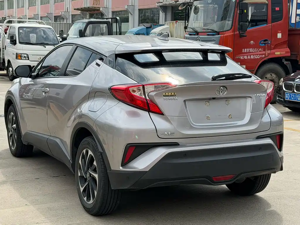 Toyota IZOA — миниатюра 8
