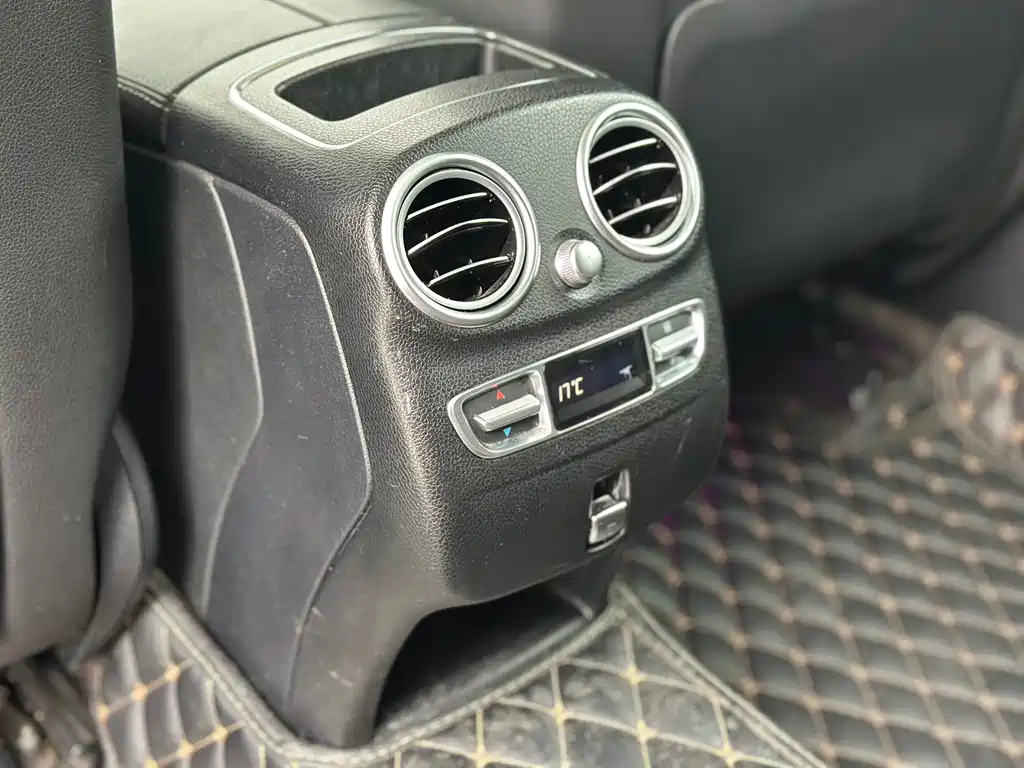 Mercedes-Benz GLC — миниатюра 10