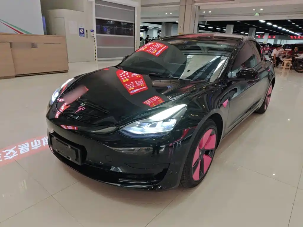 Tesla Model 3 — миниатюра 2