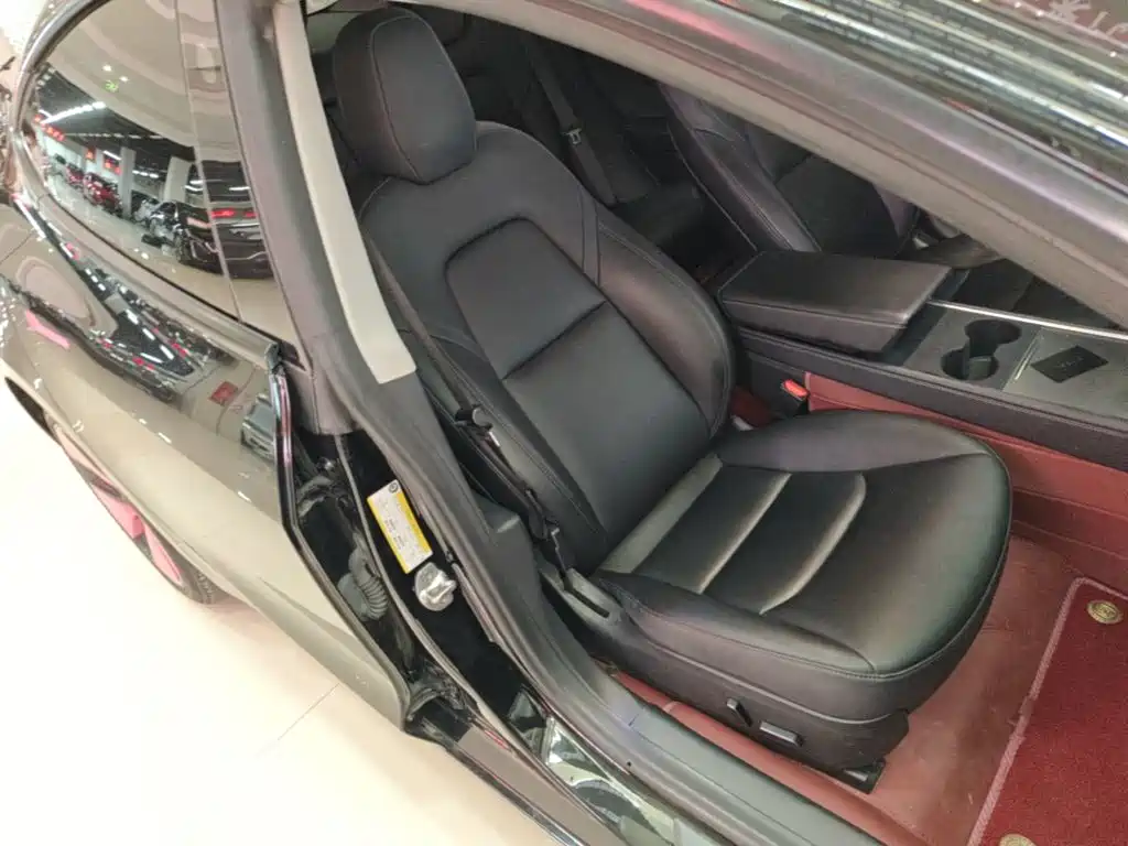 Tesla Model 3 — миниатюра 25