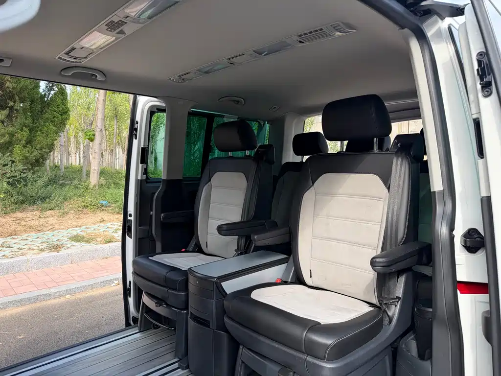 Volkswagen Multivan — миниатюра 16