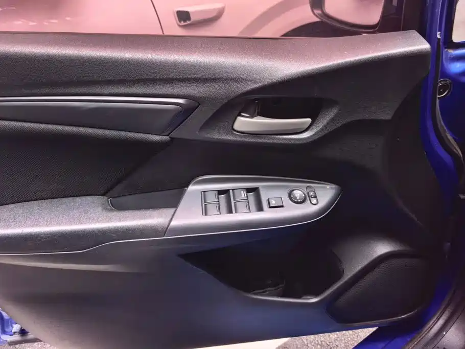 Honda Fit — миниатюра 7