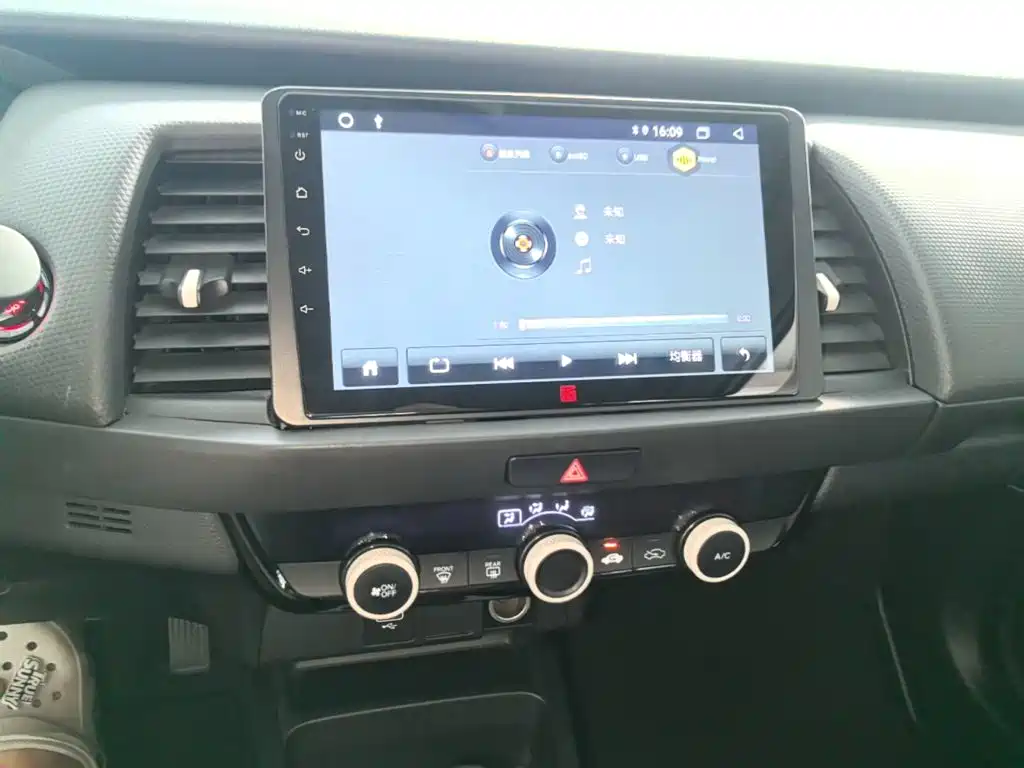 Honda Fit — миниатюра 13