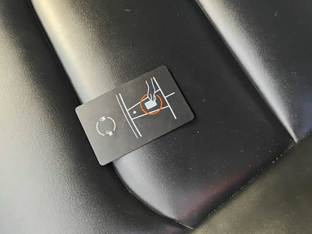 Tesla Model 3 — миниатюра 9
