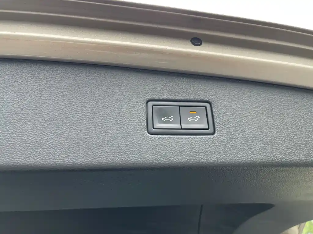 Volkswagen Tiguan L — миниатюра 16