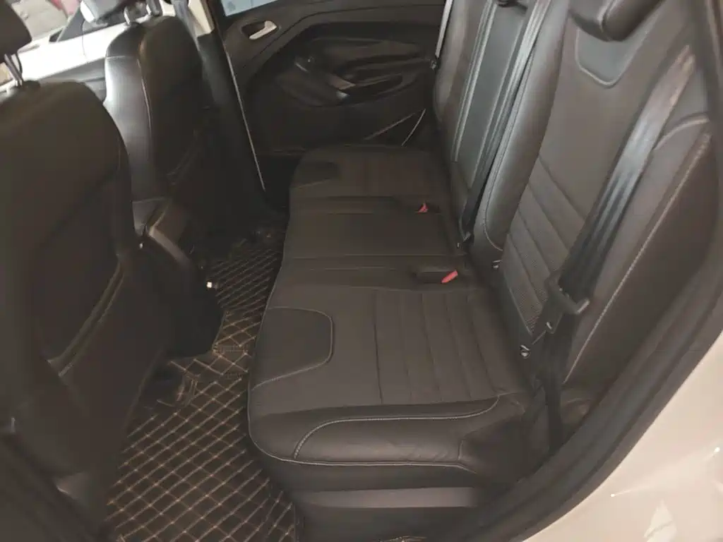Ford Kuga — миниатюра 17