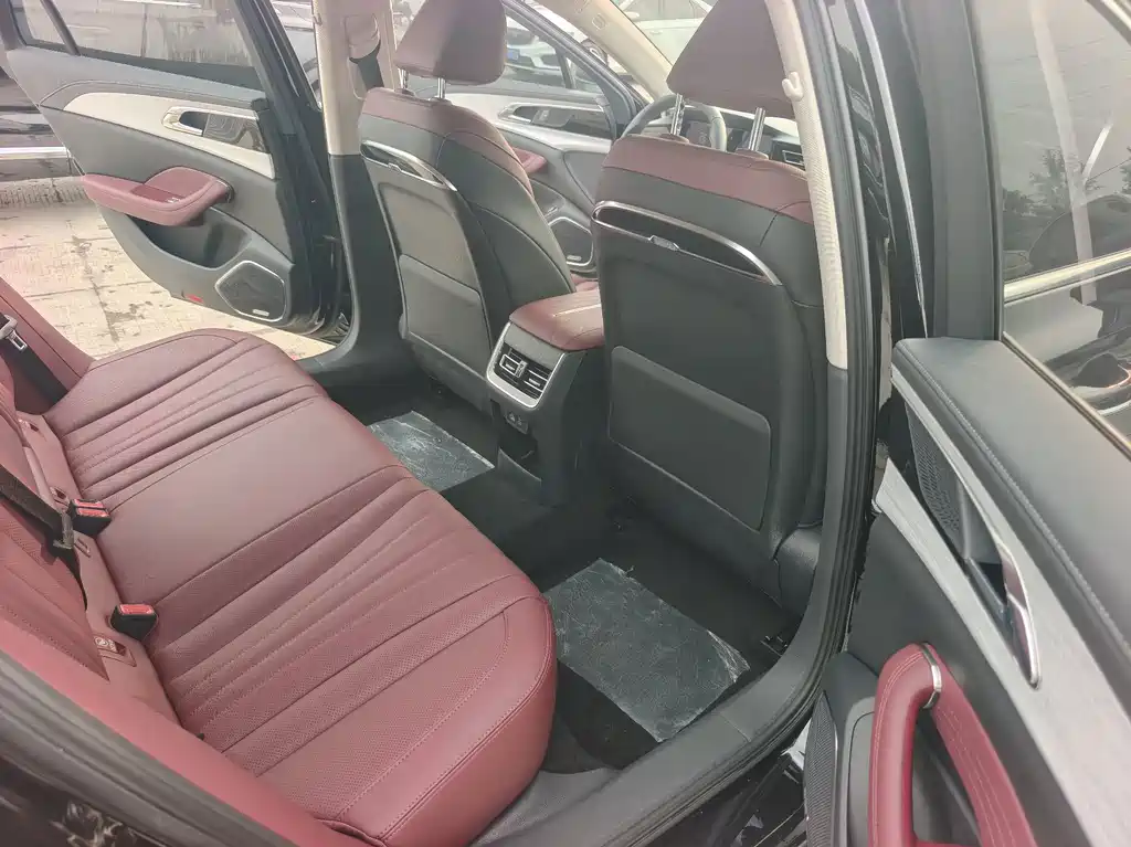 Hongqi Hongqi H5 — миниатюра 11