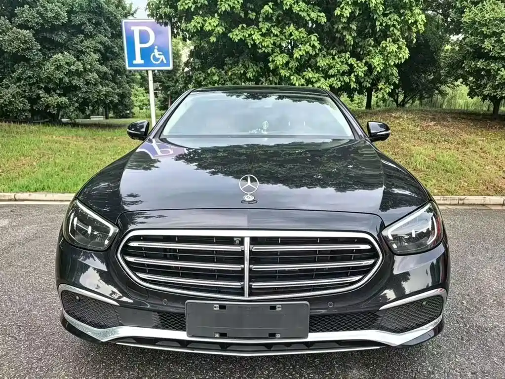 Mercedes-Benz E-Class — миниатюра 2