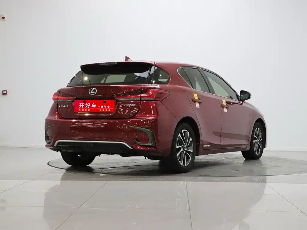 Lexus CT — миниатюра 5