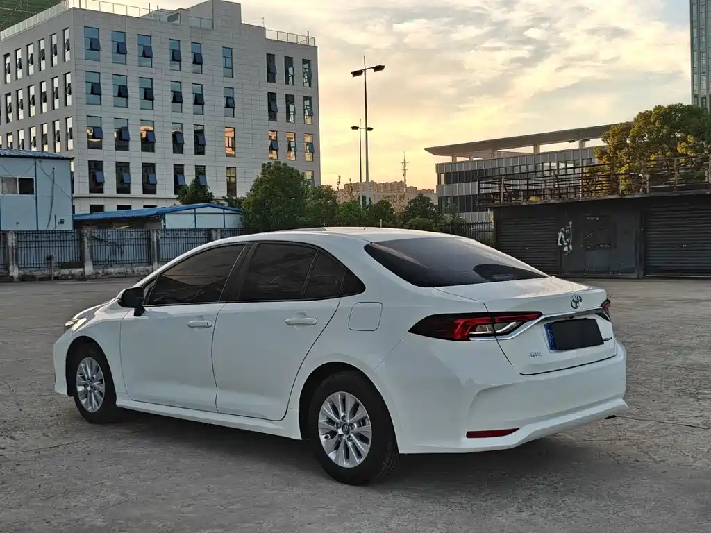 Toyota Corolla — миниатюра 5